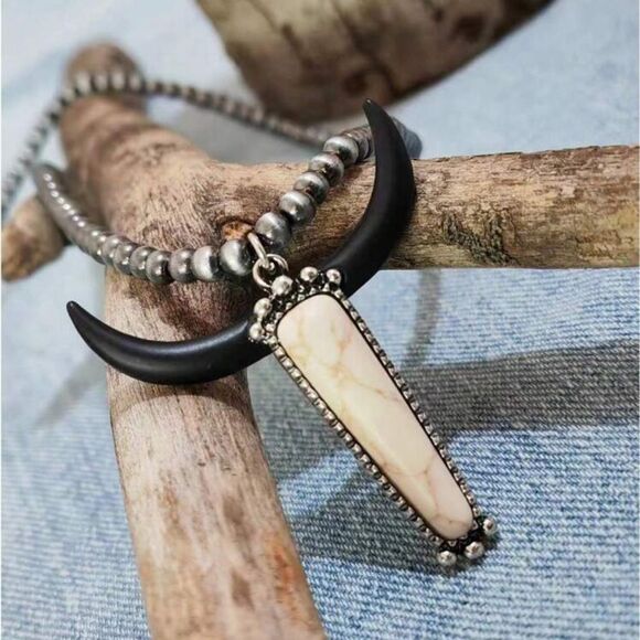 Horn Pendant Necklace N960 - Picture 1 of 4